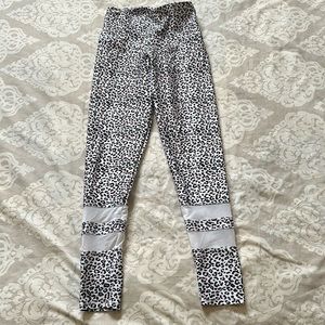 Onzie leggings/tights